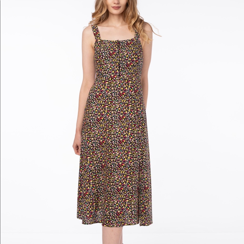 Midi Floral Printed Dress. Material Viscose. Comes in S, M, and L. - Picture 2 of 7